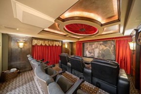 Huge Gameroom, Bar, Arcade, Playroom